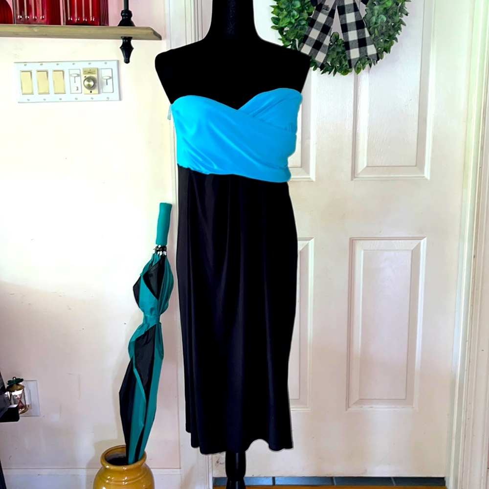 Strapless dress. Black and Blue 92% polyester 8%spandex. Size 14/16.